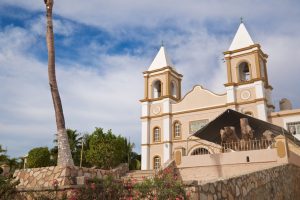 Iglesias en Cabo San Lucas, Mexico: Un Recorrido por la Fe y la Cultura en este Destino Turístico