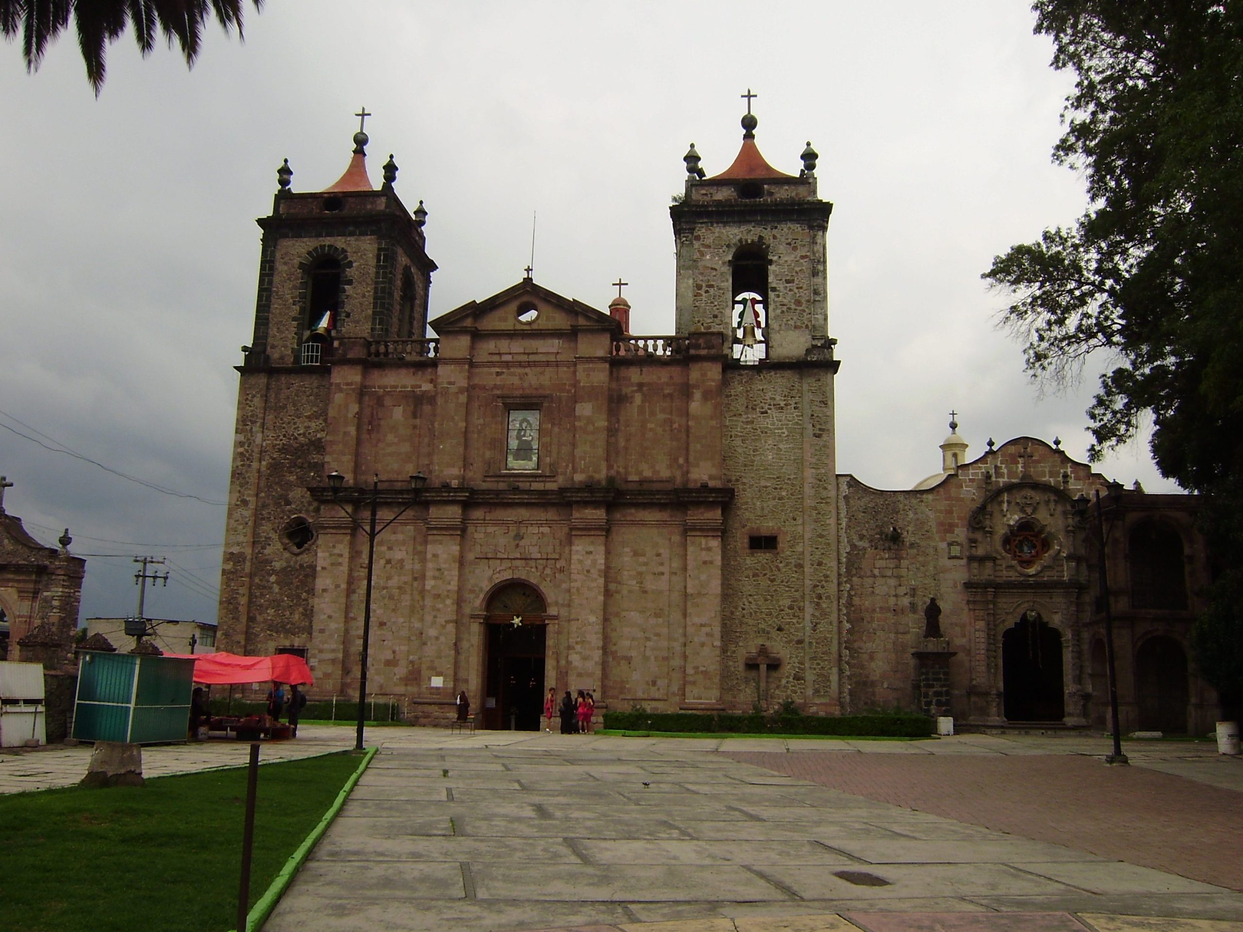 Iglesias Cerca de Mí